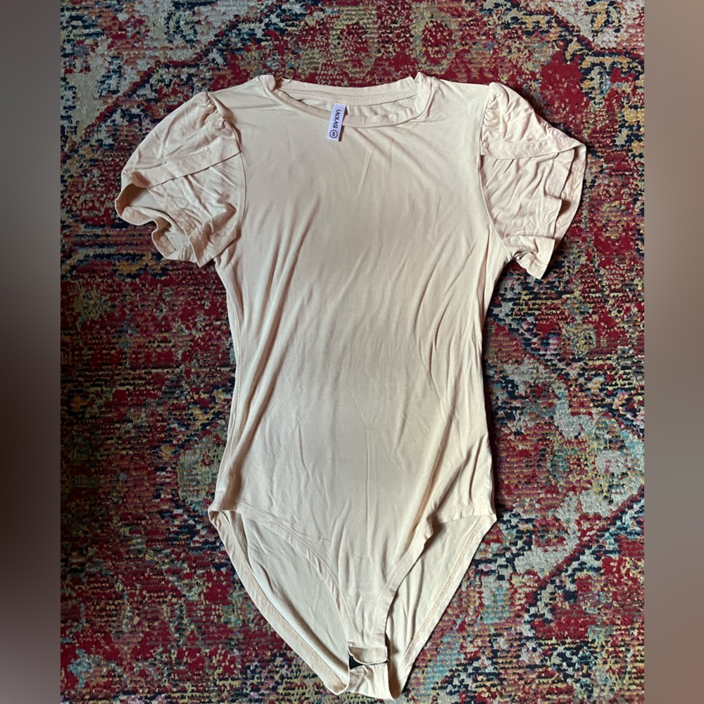 LAOLASI Cream T-Shirt
